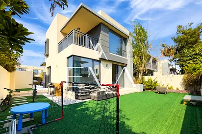 4 BR VILLA | VACANT | WELL MAINTAINED