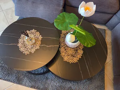 Round Marble-Effect Nesting in Excellent Condition. Whatsapp 056 788 7713. Pick up Motor City