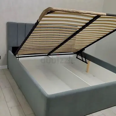 Queen storage bed with hydraulic lift - grey upholstered