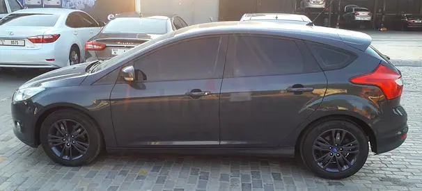 Ford Focus 2013 Titanium GCC Specs - Full Option leather seats sunroof