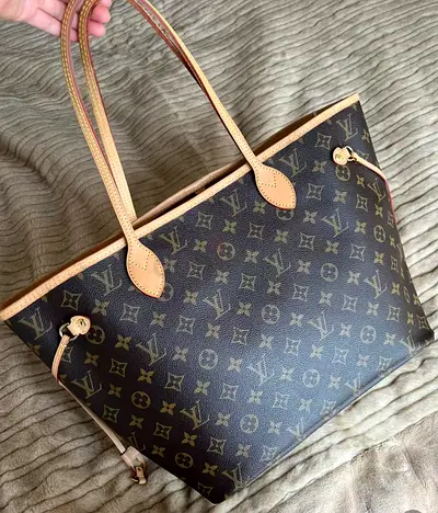 Authentic Louis Vuitton Monogram Neverfull Tote Bag Medium