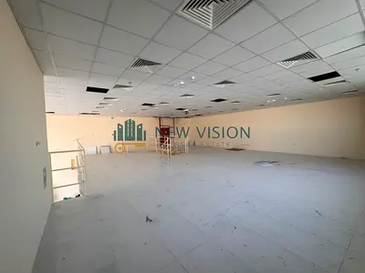معرض تجاري|ميزان|مساحة2734قدم|ميزان|صف اول|طريق مليحة|تامين شيك لايصرف|4دفعات
