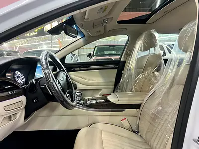 2017 Genesis G90 照片 19