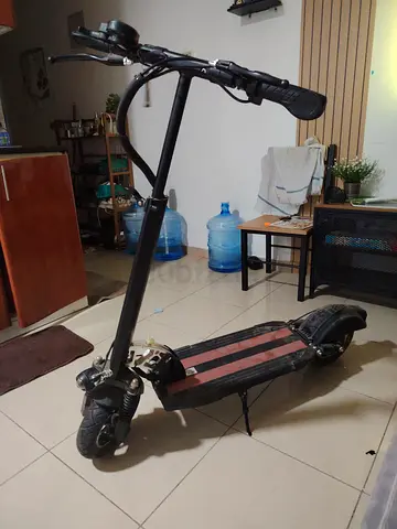 Electric scooter