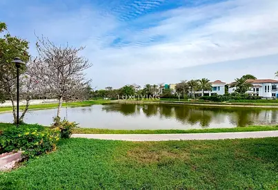 Lake View | Upgraded Villa | Ready to Move