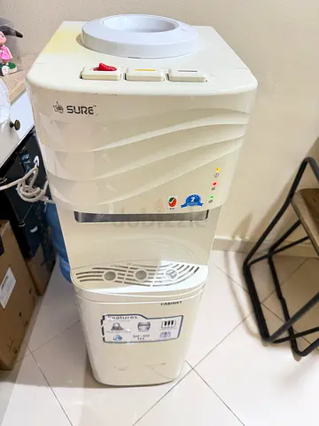 Water dispenser hot and colod working