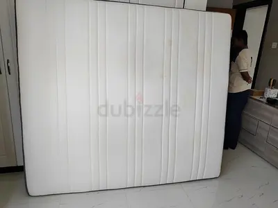 Queen size mattress - good condition, lightly used