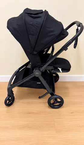 Mamas & Papas Strada Compact Travel Stroller – All Black Carbon Edition