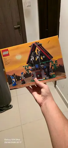 Lego set for sale!! (Limited Edition)!!! (COLLECTOR ITEM)!!! (PRE BUILT) (with box) (no missing pcs)