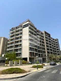 Elegant 1BR | Community View | Vacant & Ready to Move In | Flexible 4–6 Cheques | Prime Location