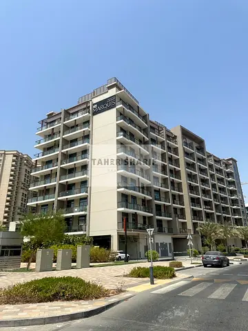 Elegant 1BR | Community View | Vacant & Ready to Move In | Flexible 4–6 Cheques | Prime Location
