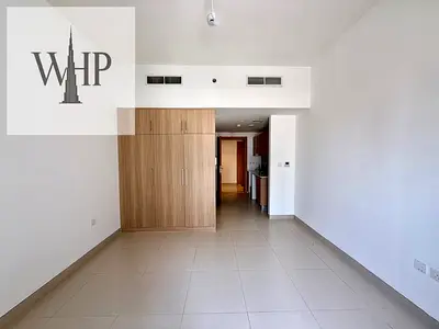 Like a New Spacious Studio With Free Parking In Luxury Community