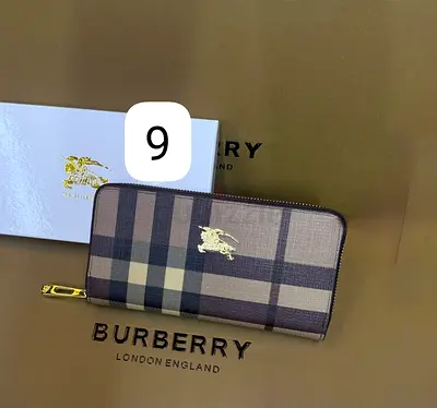 Burberry Zip-around Long wallet