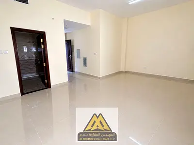 استديو | مطبخ شبه منفصل | تكييف مركزي | موقع مميز | بالقرب من الخدمات | 19,000 درهم سنوياً | 4 دفعات | مخرج سهل للشارقة ودبي
