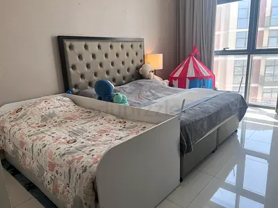 Single bed with medical mattress bed shot blanket pillow cover pillow home box brand very new
