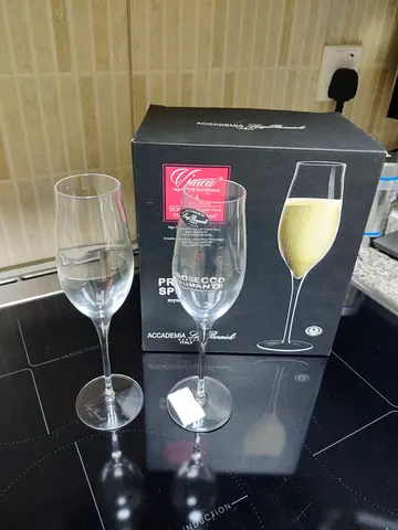 Set of 6 Champagne Flutes - New in Box