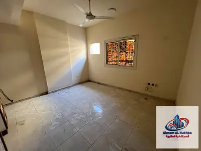 استوديو واسع للإيجار في الغويرضمن منطقة حيوية قريبة من جميع الخدمات والمرافق، بمساحة جيدة تمنحك راحة أكبر وسهولة في ترتيب الأثاث.