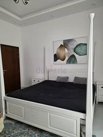 Super King 4 Poster Bed + 2 matching side tables + FREE mattress