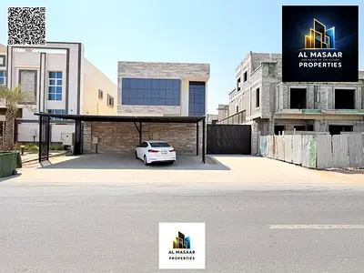فيلا للايجار على شارع رئيسي مساحة أرتداد أمام الفيلا و فناء كبيرين مع غرفة خادمة و غرفة غسيل