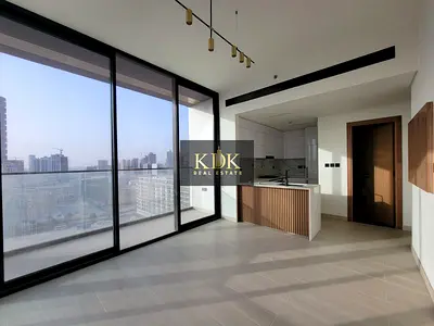 Pool View | Fitted Kitchen | Higher Floor