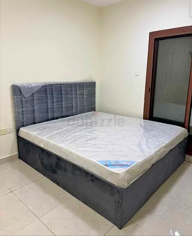 Hi I want to sale king size bed frame brand new available