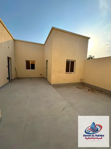 أرخص فيلا بالقادسيه خمس غرف ماستر مع صاله كبيره ومجلس مطبخ وعدد 6حمام وغرفه غسيل مساحات ممتازه جدا تسهيلات بالدفعات سهله الوصول وعلي مخرج دبي وعجمان