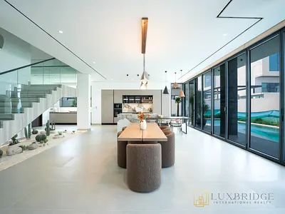 CUSTOM BUILD | UNFURNISHED | READY TO MOVE