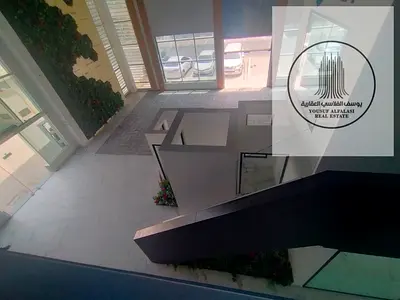Prime Commercial Showroom Industrial 18 5000 Sqft Main Road