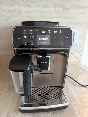 Philips Fully Automatic Espresso Machine with Milk Frother