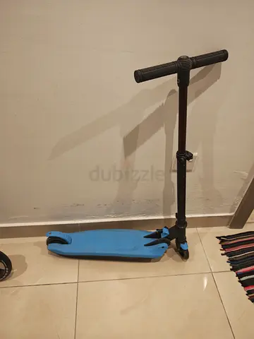 Blue 2-Wheel Kick Scooter, good working condition