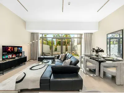 3.5BD LUX Upgraded Townhouse, Spacious & Family Friendly