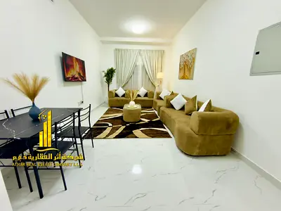 شقة فخمه غرفتين وصاله مفروشة للإيجار الشهري! شامله الفواتير والإنترنت, بإطلالة رائعة, موقع حيوي, وتشطيبات ممتازة، جاهزة للسكن فوراً.