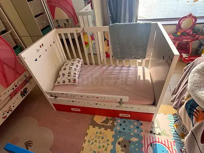Kid bed/crib