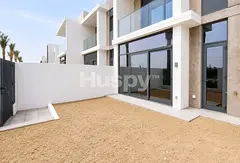 Vacant | Single Row | Unfurnished