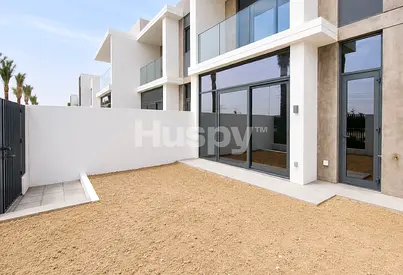 Vacant | Single Row | Unfurnished