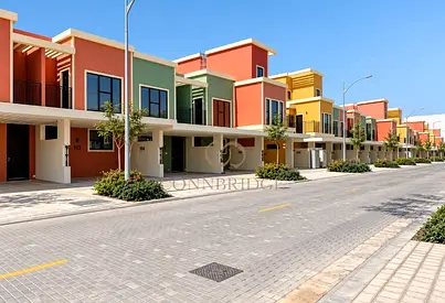 Elegant 3BR Townhouse | Spacious Open-plan Layout