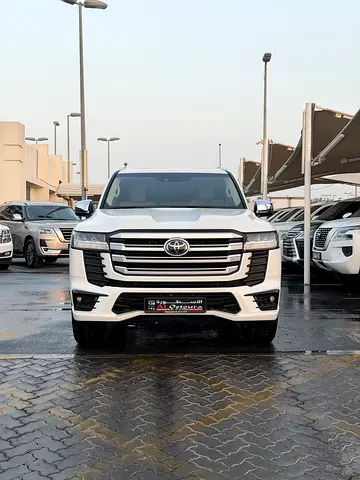 Pristine 2023 Toyota Land Cruiser GXR GCC Specs - Low Mileage