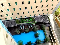 Spacious 1BR Pool View Modern Unit Prime Location