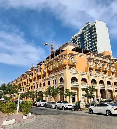 Well Maintained | Unfurnished | Decent community | Prime location