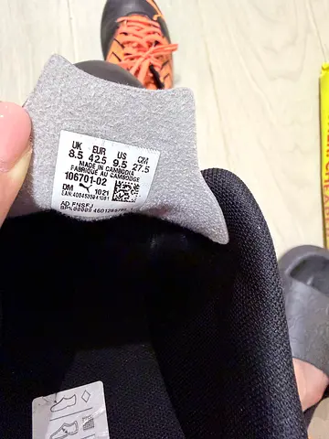 Puma football shoes size US 9.5 (inside tag shown)