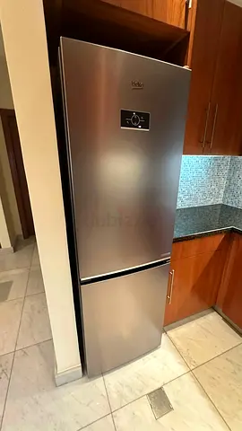Beko 366 L bottom‑mount fridge