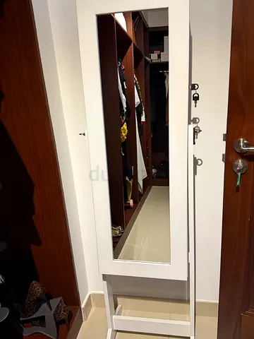 Jewellery closet
