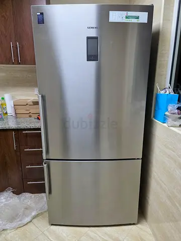 Siemens iq700 Fridge Buttom Freezer latest model excellent condition same like new