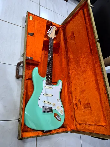 Jeff Beck Signature Fender Stratocaster Seafoam Green Electric Guitar with Hard Case