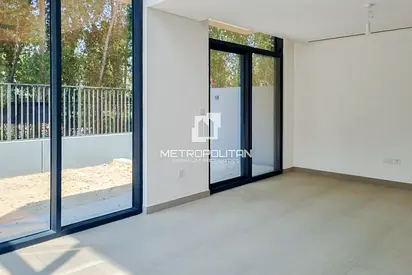 Corner | Brand New | Single Row | Motivated Seller