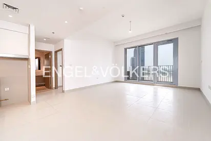 BRAND NEW | With appliances | Ready to move in