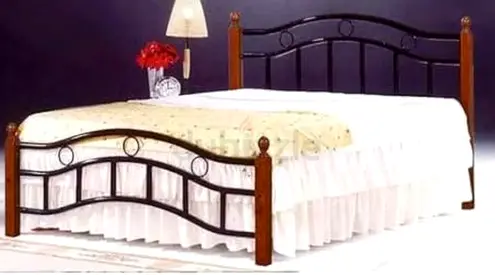 Classic Metal and Wood Frame Bed
