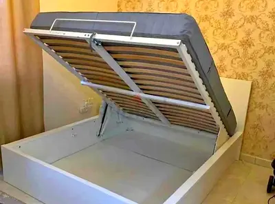 IKEA hydrolic bed with mattress queen size bed