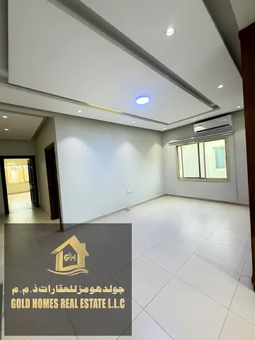 فرصة استثمارية متميزة: مبنى تجاري وسكني في موقع استراتيجي في عجمان