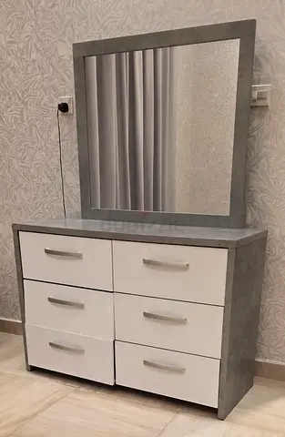 6-Drawer Dresser with Large Mirror - Grey Concrete & White Finish